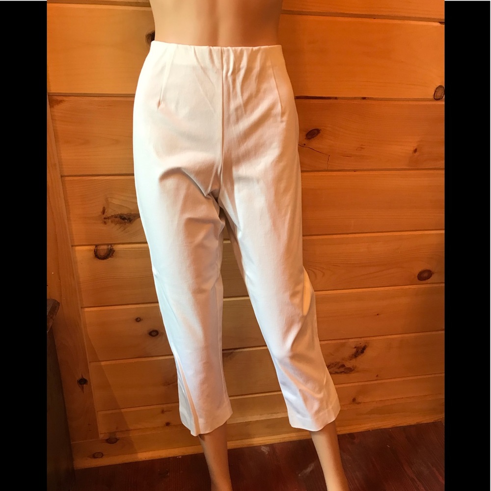 Soft Surroundings white capris, side zip, size M